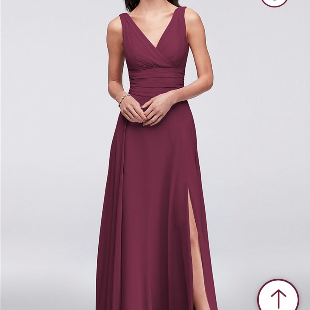 NWT never taken out of bag! Stunning Bridesmaid dress in the color wine 🍷